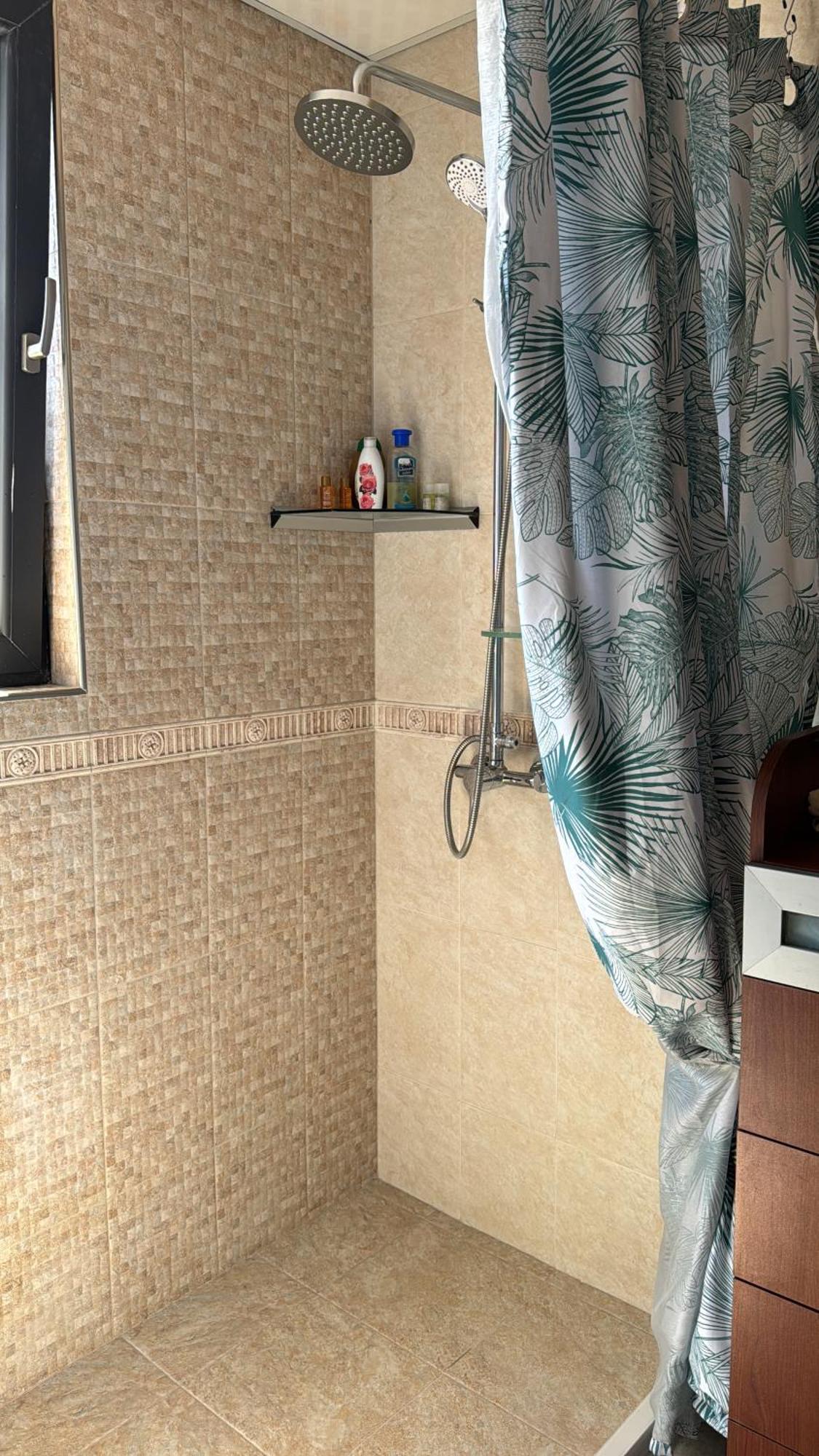 Downtown Central Apartment With Working Kitchen, City Views & Free Parking 卡赞勒克 外观 照片
