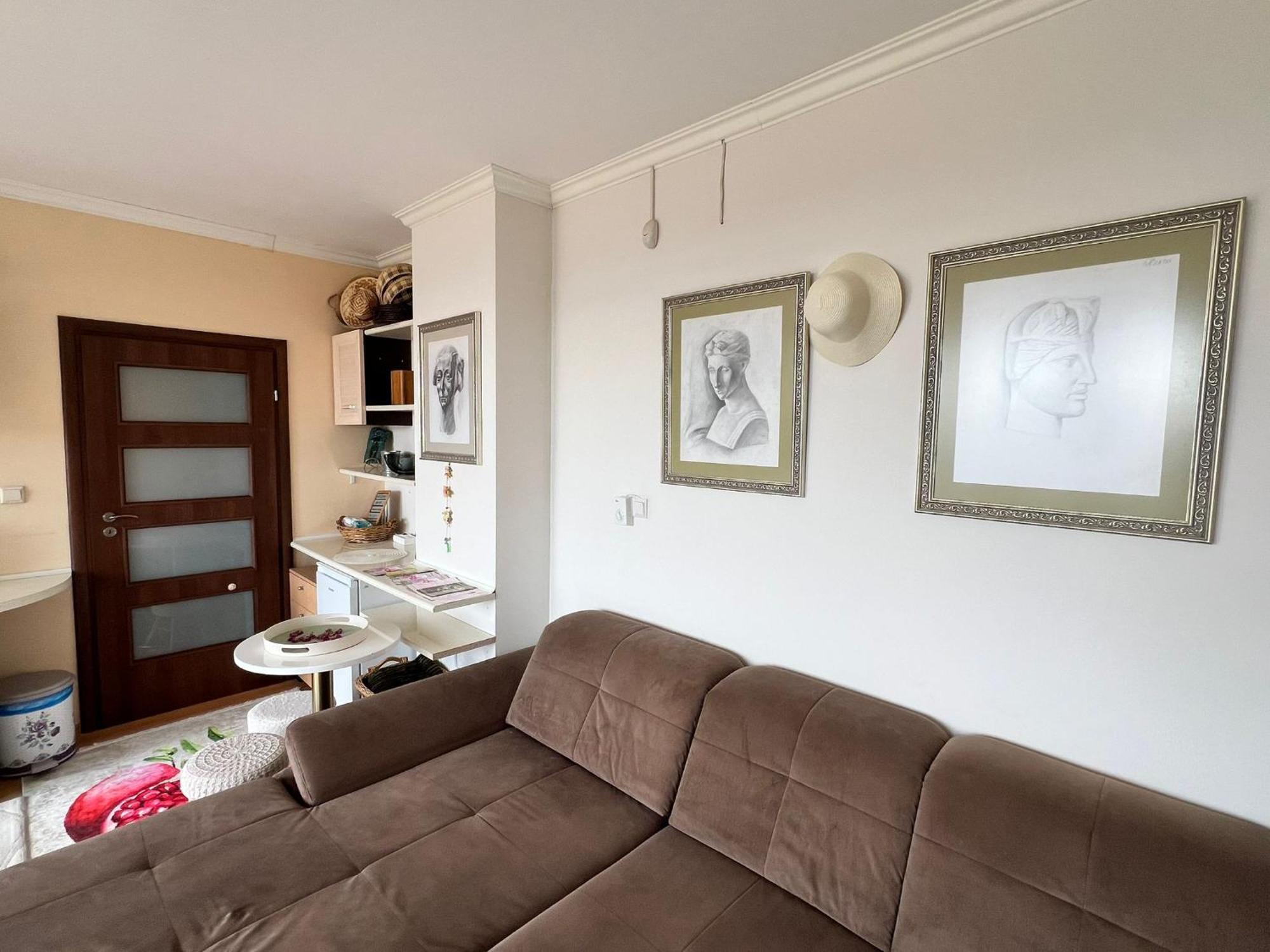 Downtown Central Apartment With Working Kitchen, City Views & Free Parking 卡赞勒克 外观 照片