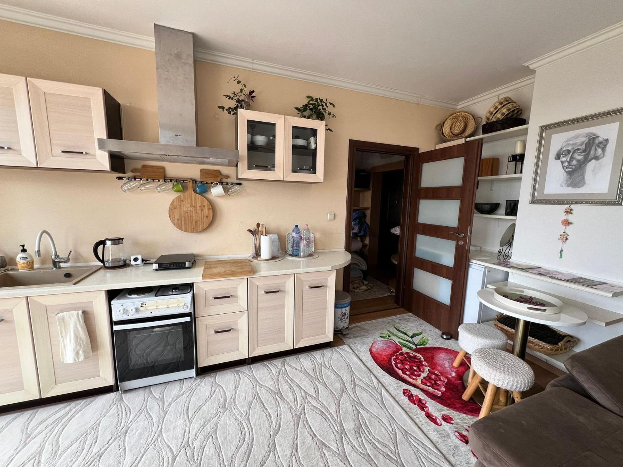 Downtown Central Apartment With Working Kitchen, City Views & Free Parking 卡赞勒克 外观 照片