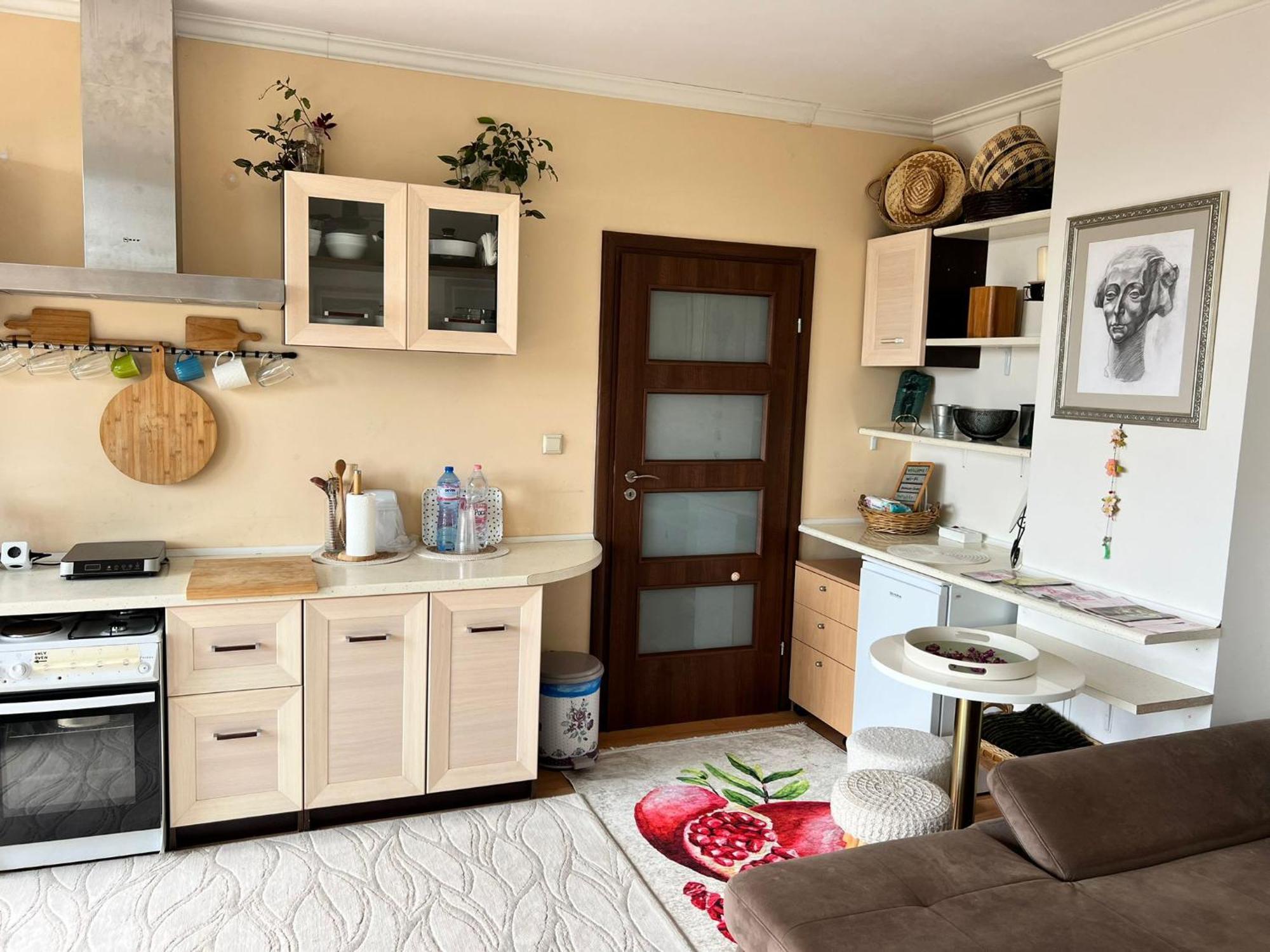 Downtown Central Apartment With Working Kitchen, City Views & Free Parking 卡赞勒克 外观 照片