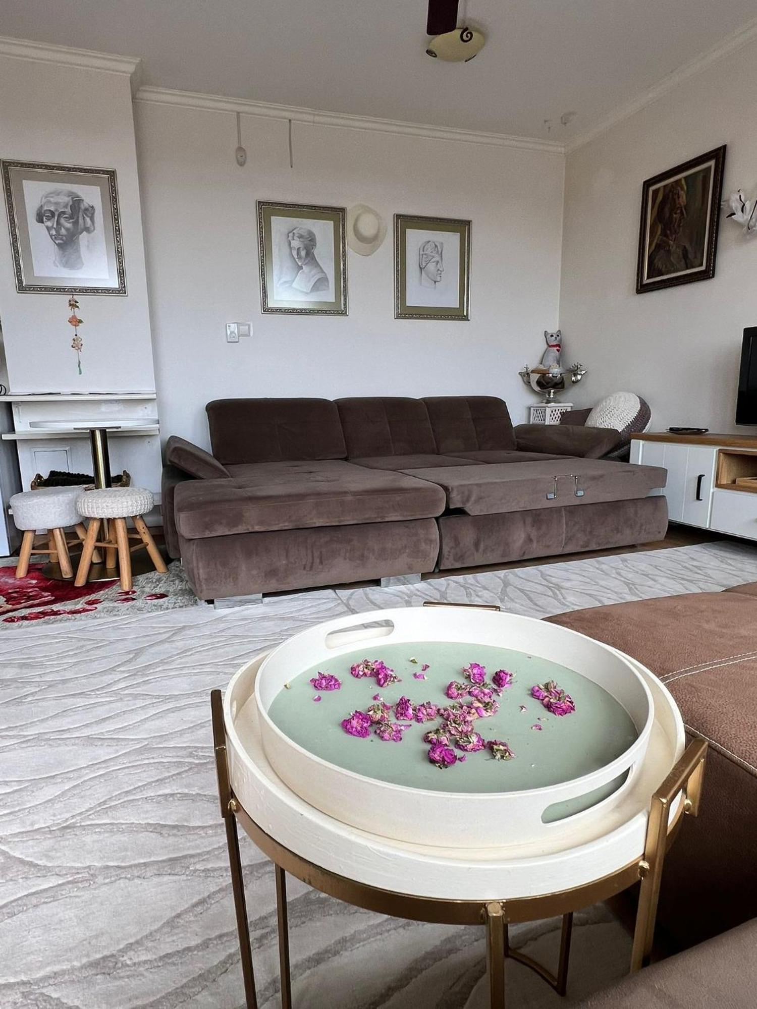 Downtown Central Apartment With Working Kitchen, City Views & Free Parking 卡赞勒克 外观 照片