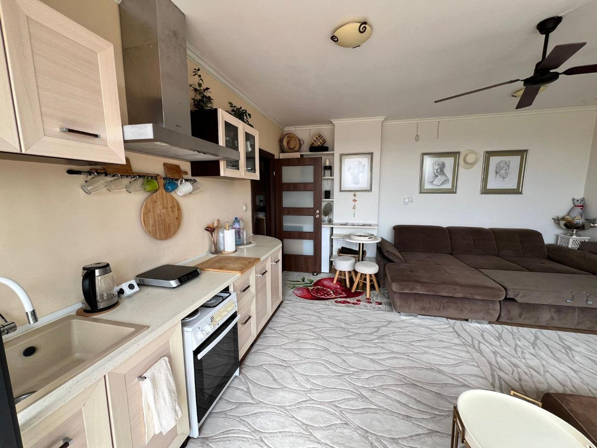 Downtown Central Apartment With Working Kitchen, City Views & Free Parking 卡赞勒克 外观 照片