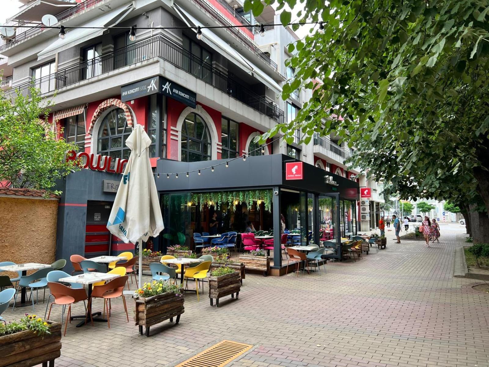 Downtown Central Apartment With Working Kitchen, City Views & Free Parking 卡赞勒克 外观 照片