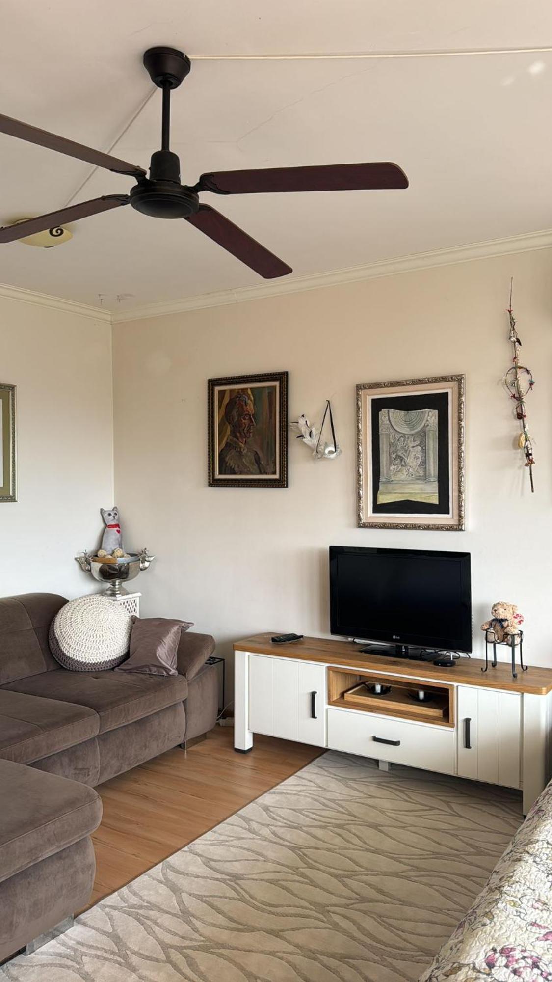 Downtown Central Apartment With Working Kitchen, City Views & Free Parking 卡赞勒克 外观 照片